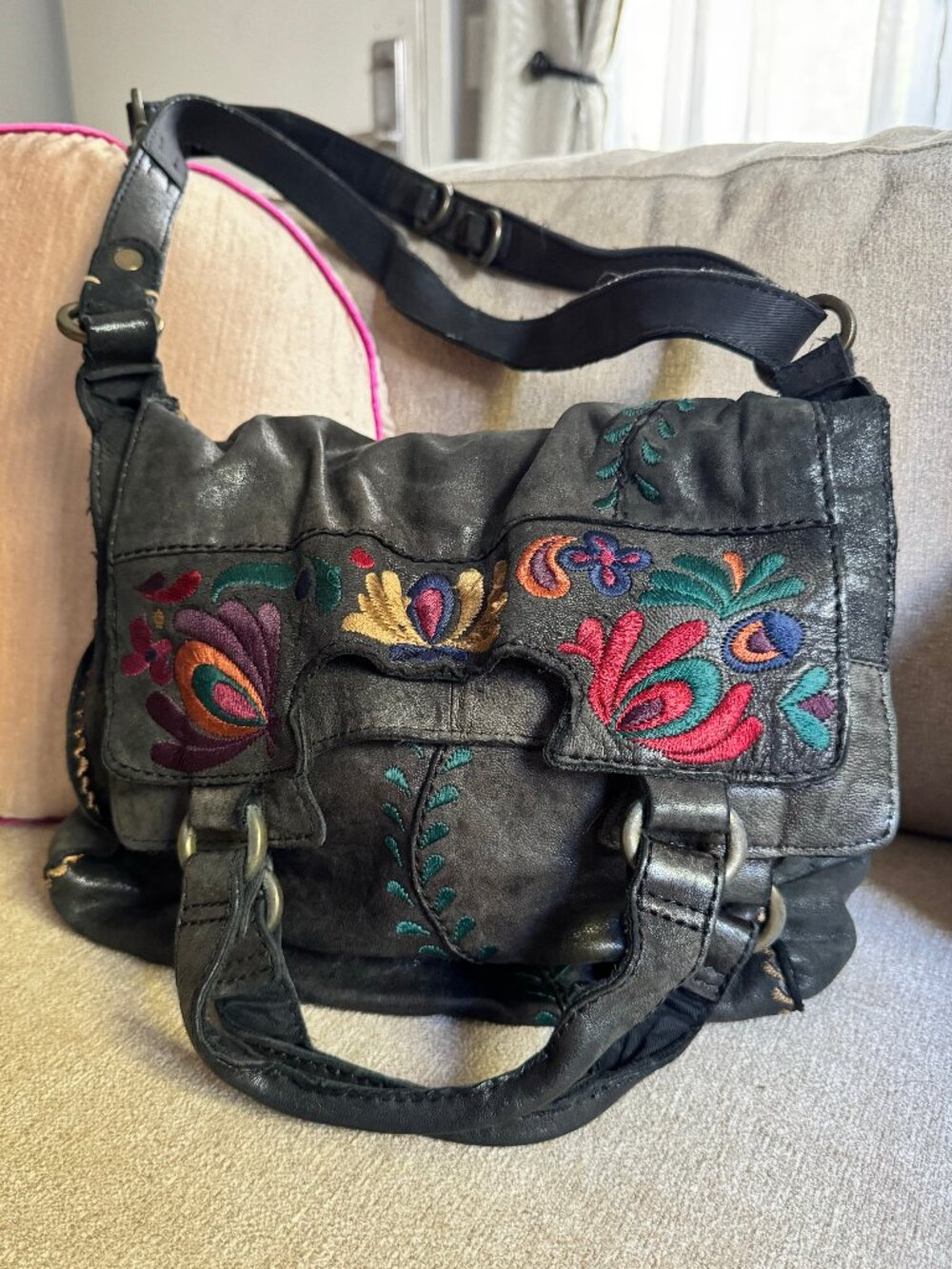 Lucky Brand Boho Vintage 90s Black Leather Bag Embroidered Leather